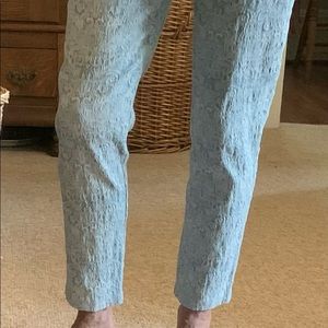 Very nice fit ankle length pant.